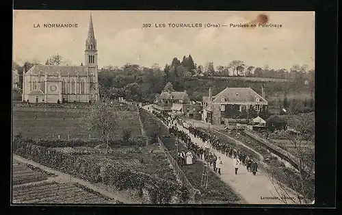 AK Les Tourailles, La Normandie, Paroisse en Pélerinage