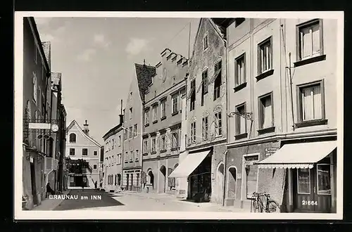 AK Braunau a. Inn, Blick in die Kirchengasse