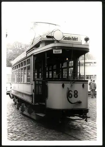 Fotografie unbekannter Fotograf, Ansicht Alt-Schmöckwitz, Strassenbahn-Triebwagen Nr. 68 im Depot der BVG