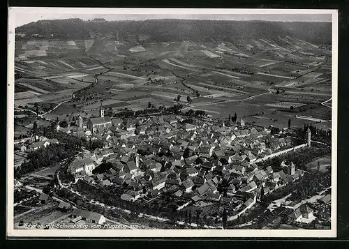 AK Iphofen, Ortsansicht mit Schwanberg vom Flugzeug aus