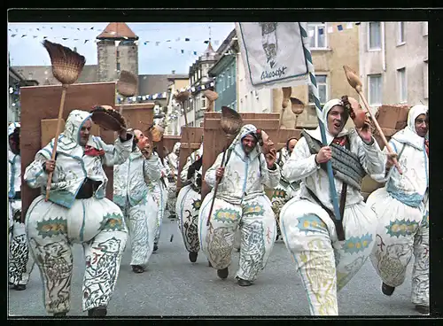 AK Villingen, Fasching, Wuescht beim Maschgerelauf