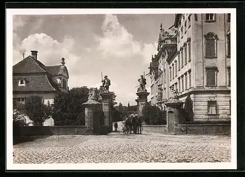 Foto-AK Deutscher Kunstverlag, Nr. 3: Ellingen /Mittelfranken, Schlosshof