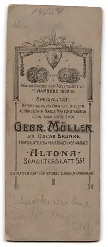 Fotografie Gebr. Müller, Hamburg-Altona, Schulterblatt 55, Junge Dame im Kleid