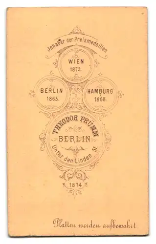 Fotografie Th. Prümm, Berlin, Unter den Linden 51, Niedliches Geschwisterpaar posiert lässig miteinander