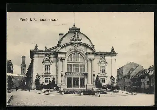 AK Fürth i. B., Strassenpartie am Stadttheater