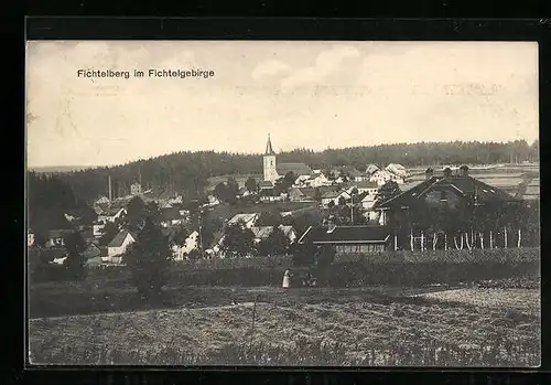 AK Fichtelberg im Fichtelgebrige, Teilansicht mit Kirche