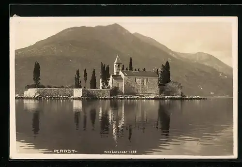 AK Perast, Ortspartie mit Kirche