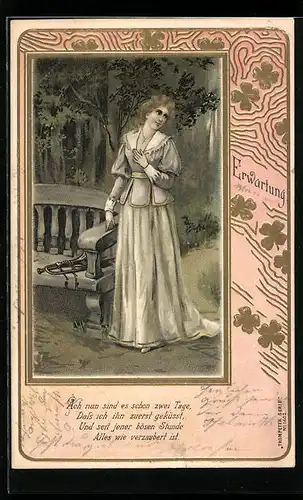 Präge-Lithographie Erwartung, Junge Dame neben einer Bank mit Trompete, Trompeter-Serie, Behüt Dich Gott!