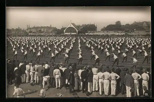 AK Leipzig, Deutsches Arbeiter Turn- und Sportfest 1922, Formations-Vorführung vor Publikum