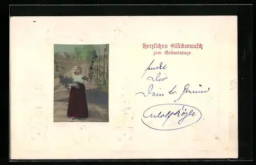 Foto-Collage-AK Kleines Mädchen mit Blumen auf einer Landstrasse, Präge-Ornamente, Geburtstagsgruss