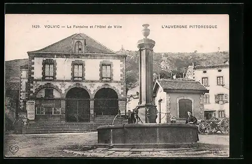 AK Volvic, La Fontaine et l`Hotel de Ville