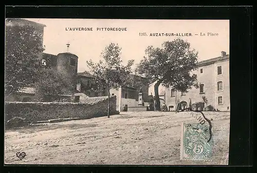 AK Auzat-sur-Allier, La Place