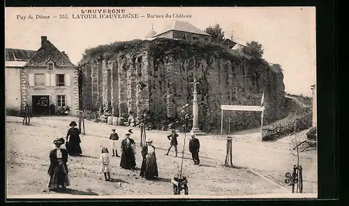 AK La Tour-d`Auvergne, Ruines du Chateau