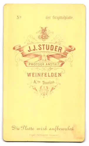 Fotografie J. J. Studer, Weinfelden, Bürgerlicher Herr mit Bart im schwarzen eleganten Anzug