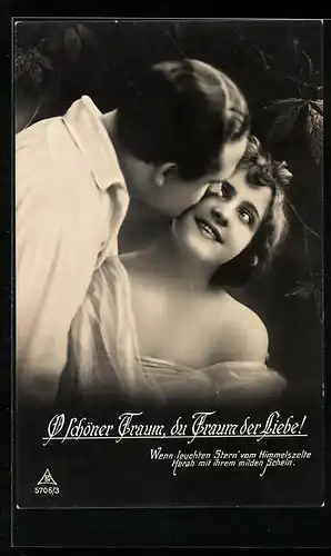 Foto-AK Photochemie Berlin Nr. 5706 /3: O Schöner Traum, du Traum der Liebe, Frau bekommt Wangenkuss von Mann