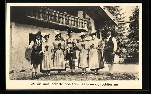 AK Schliersee, Musik- und Jodlertruppe Familie Huber in Tracht