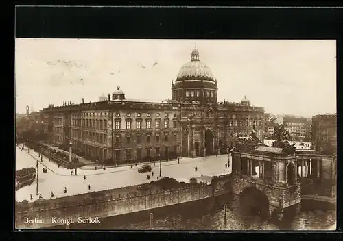 AK Berlin, Strassenpartie beim Königl. Schloss