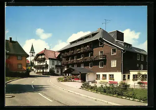 AK Altglashütten /Schwarzwald, Blick auf Kurheim und Kirche