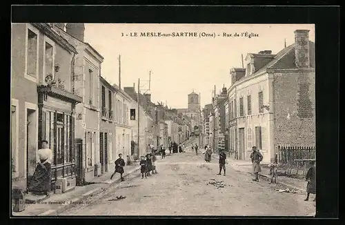 AK Le Mesle-sur-Sarthe, Rue de l`Eglise