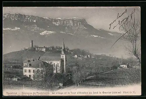 AK Saint-Maximin, Le village et la Tour d`Avallon au fond le Granier