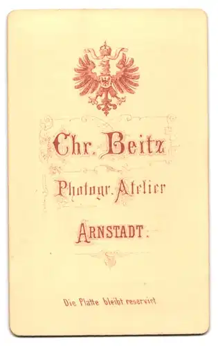 Fotografie Chr. Beitz, Arnstadt, Stattlicher junger Herr im schwarzen Anzug mit Fliege