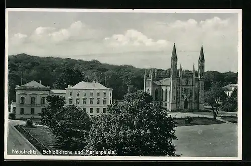 AK Neustrelitz, Schlosskirche und Marienpalais