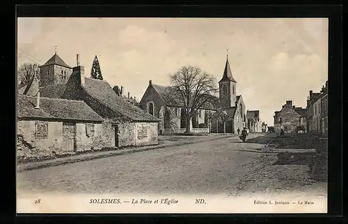 AK Solesmes, La Place et l`Eglise