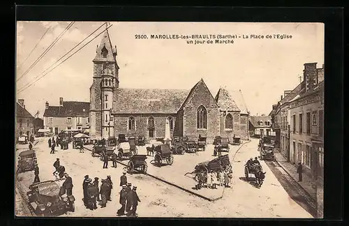 AK Marolles-les-Braults, La Place de l`Eglise un jour de Marché
