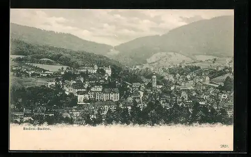 AK Baden-Baden, Ortsansicht mit Bergen