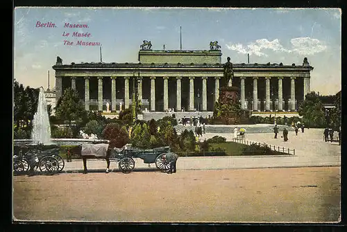 AK Berlin, Altes Museum mit Droschken
