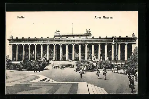 AK Berlin, Altes Museum mit Besuchern