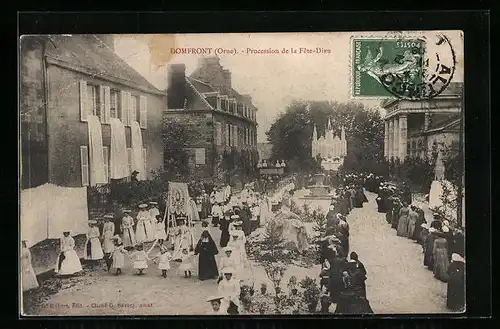 AK Domfront, Procession de la Fête-Dieu