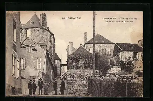 AK Domfront, La Normandie, Une des 4 Portes de la Vicomté de Domfront