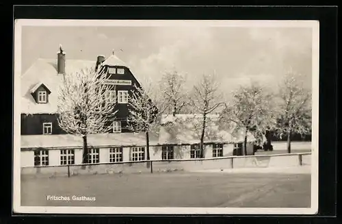 AK Oberbärenburg im Osterzgebirge, Blick auf Fritsches Gasthaus im Schnee