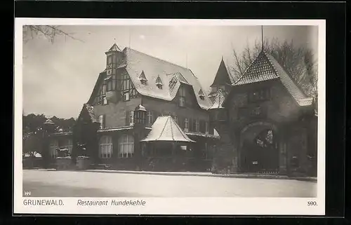 AK Berlin-Grunewald, Vorplatz zum Restaurant Hundekehle