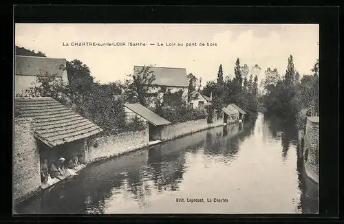 AK La Chartre-sur-le-Loir, Le Loir au pont de bois