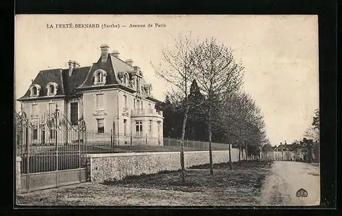 AK La Ferte-Bernard, Avenue de Paris, villa de ville
