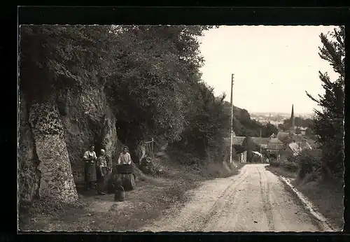 AK Vouvray-sur-Loir, par Chateau-du-Loir, Caves dans de Roc