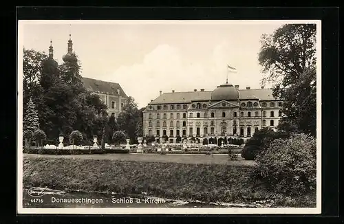 AK Donaueschingen, Blick auf das Schloss und die Kirche vom Ufer aus