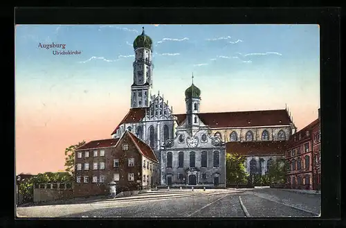 AK Augsburg, auf dem Vorplatz zur Ulrichskirche