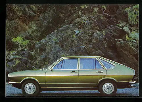 AK VW Passat, Auto, im Seitenprofil, Grün