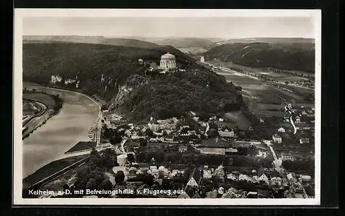 AK Kelheim a. D., Ortsansicht mit Befreiungshalle vom Flugzeug aus