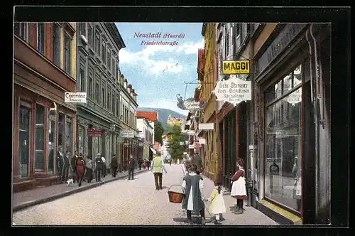 AK Neustadt / Haardt, Friedrichstrasse mit Cigarrenhaus H. Henrich und Spezialhaus Gebr. Obenauer