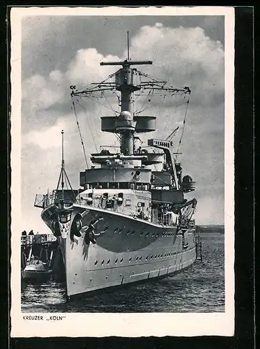 AK Kreuzer Köln im Hafen vertäut, Kriegsmarine