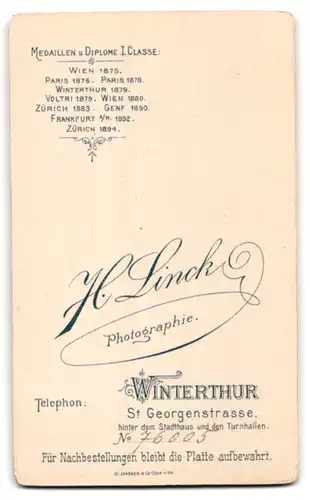 Fotografie H. Linck, Winterthur, St. Georgenstrasse, Junge Frau im Puffärmelkleid