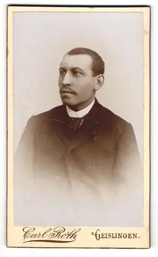 Fotografie Carl Roth, Geislingen, Bürgerlicher Herr mit Geheimratsecken