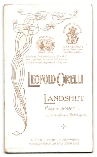 Fotografie Leopold Orelli, Landshut, Maximiliansstrasse 1, Junger Mann im Anzug mit Hut