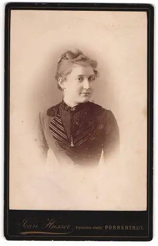 Fotografie Jean Husser, Porrentruy, Junge Dame mit hochgestecktem Haar