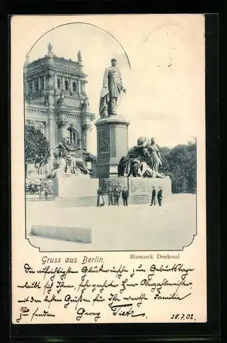 AK Berlin, Passanten vor dem Bismarckdenkmal