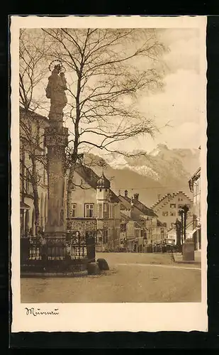 AK Murnau, Denkmal und Gebäude am Markt